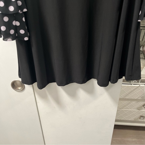 Dare to be stylish black top size medium - Picture 1 of 3